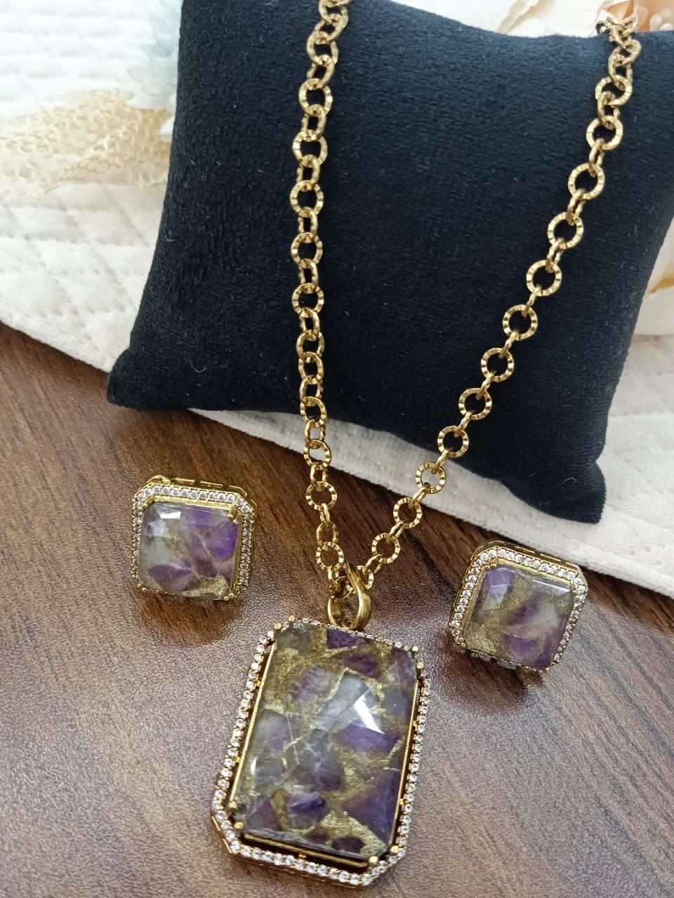 Marbel Doublet Stone Pendent Set