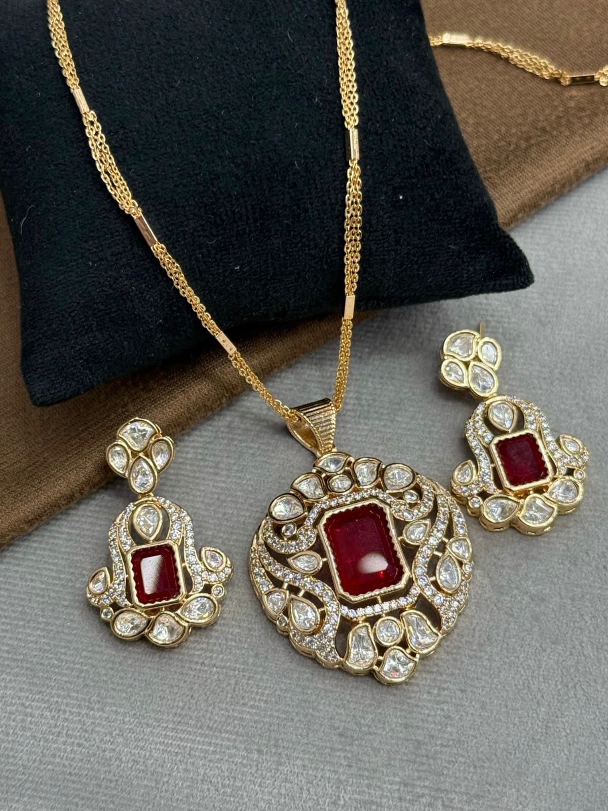Red Kundan Pendent Set