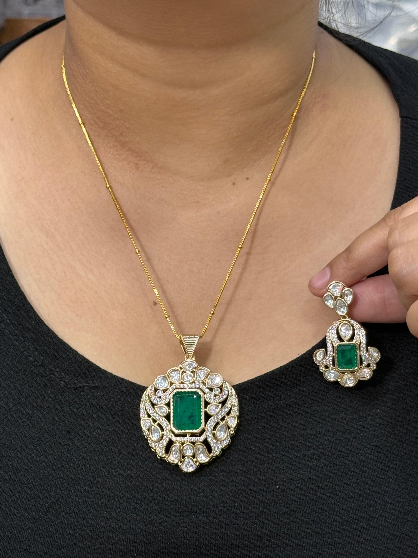 Green Kundan Pendent Set