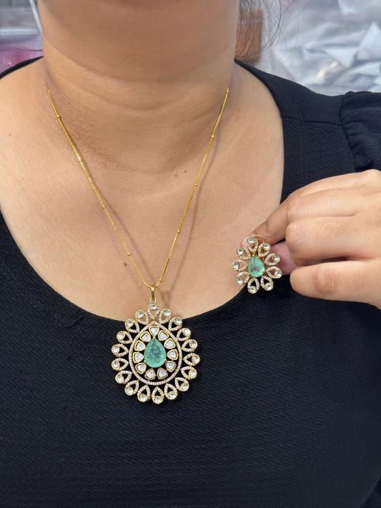 Mint Doublet Kundan Pendant Set