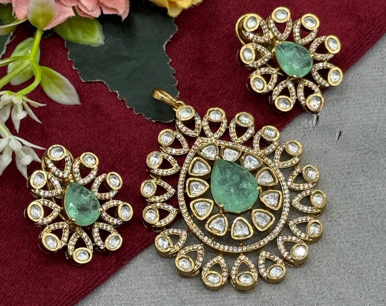 Mint Doublet Kundan Pendant Set