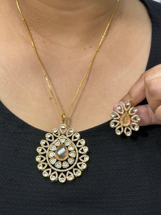 Peach Doublet Kundan Pendant Set