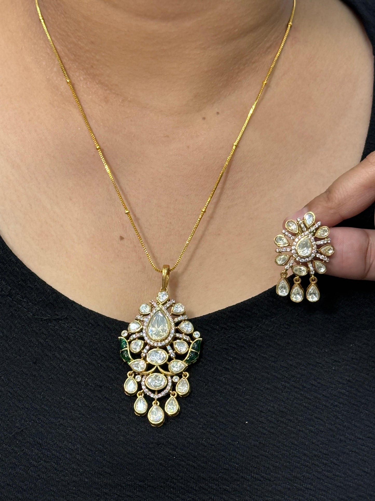Peeli Polki Pendent Set