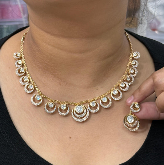 Sleek Gold Kundan Necklace