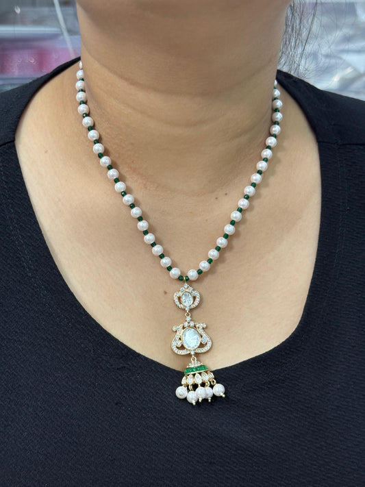 Green Pendant Set With Pearls