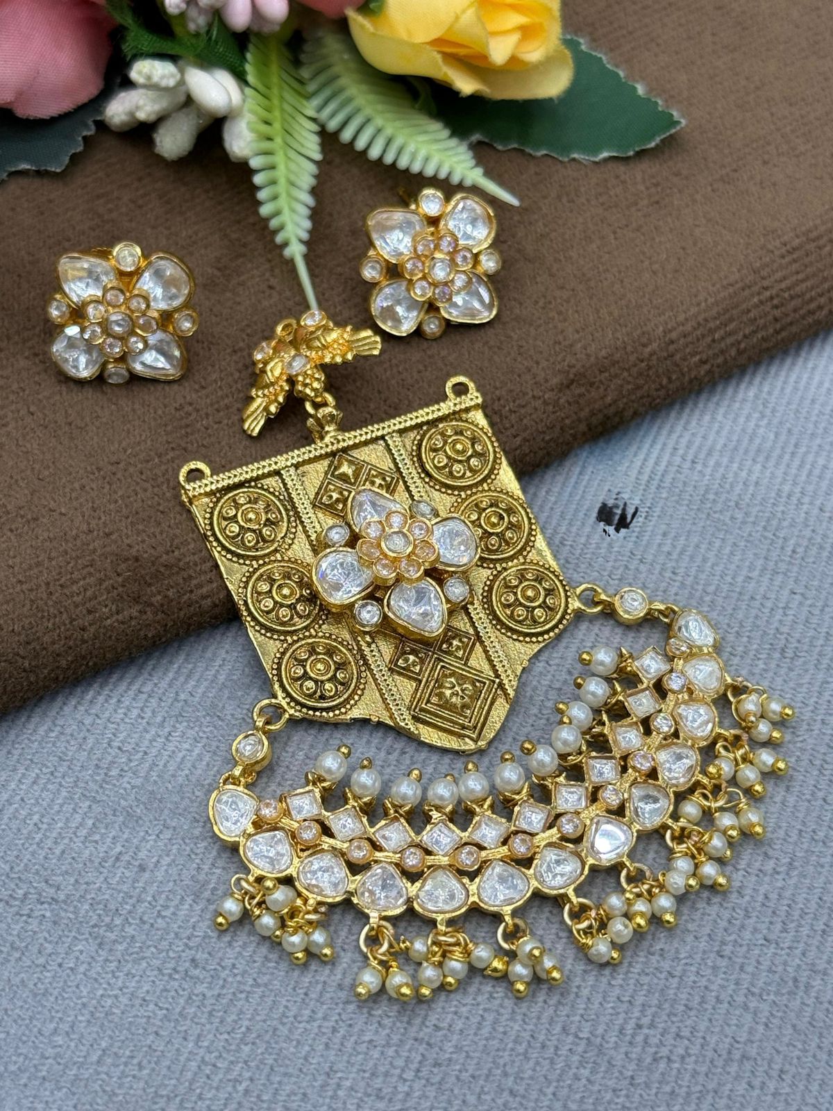 Rajputana Kundan Pendant Set