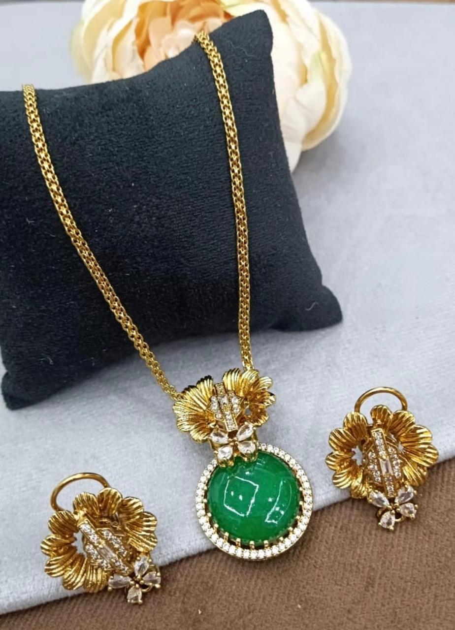Floral Green Kundan Pendant Set