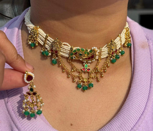 Trendy Hanging Neckalce Wih Paachi Kundan