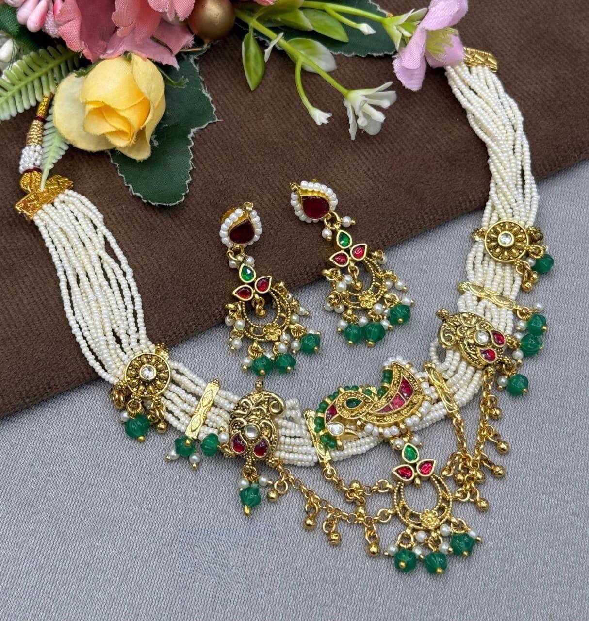 Trendy Hanging Neckalce Wih Paachi Kundan