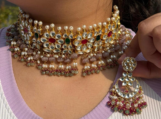 Elegant Paachi Kundan Choker With Gold Finish