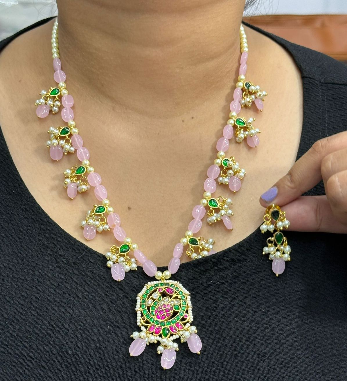 Long Necklace With Monalisa Beads With Pachi Pendant