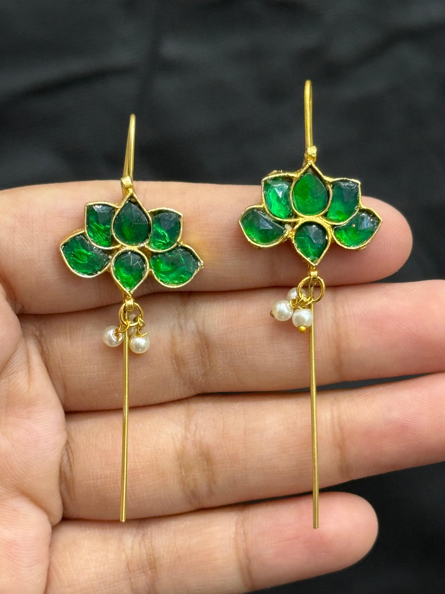 Takkar Kundan Emerald Green Earcuf