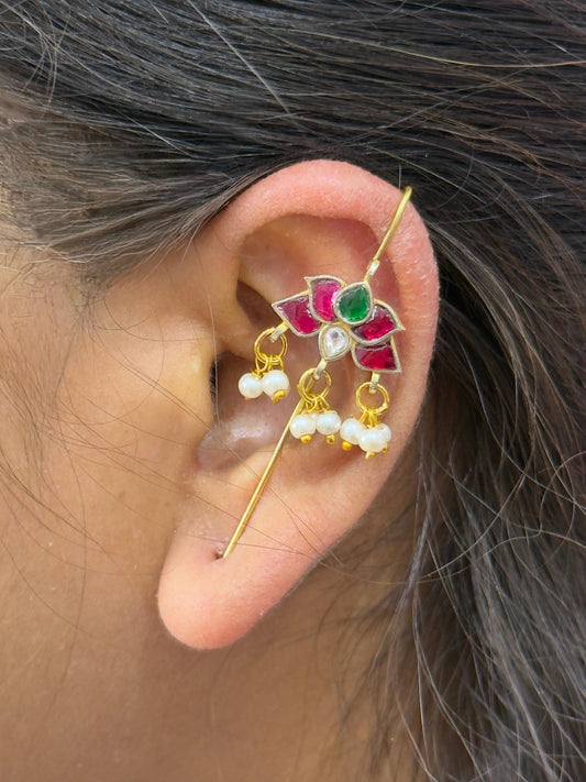 Traditional Lotus Motiff Ruby With Green Earcuff