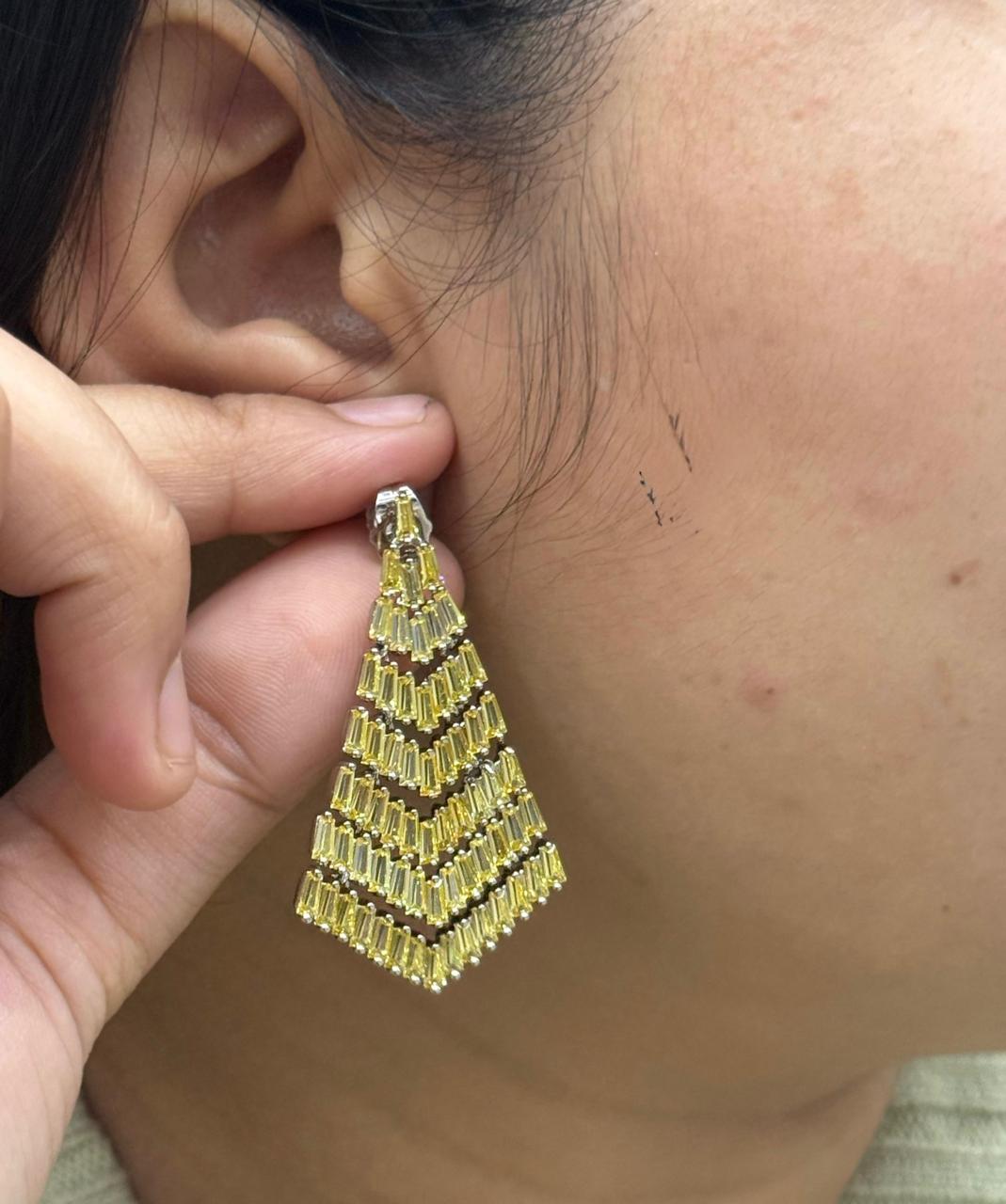 Bugget AD Earring