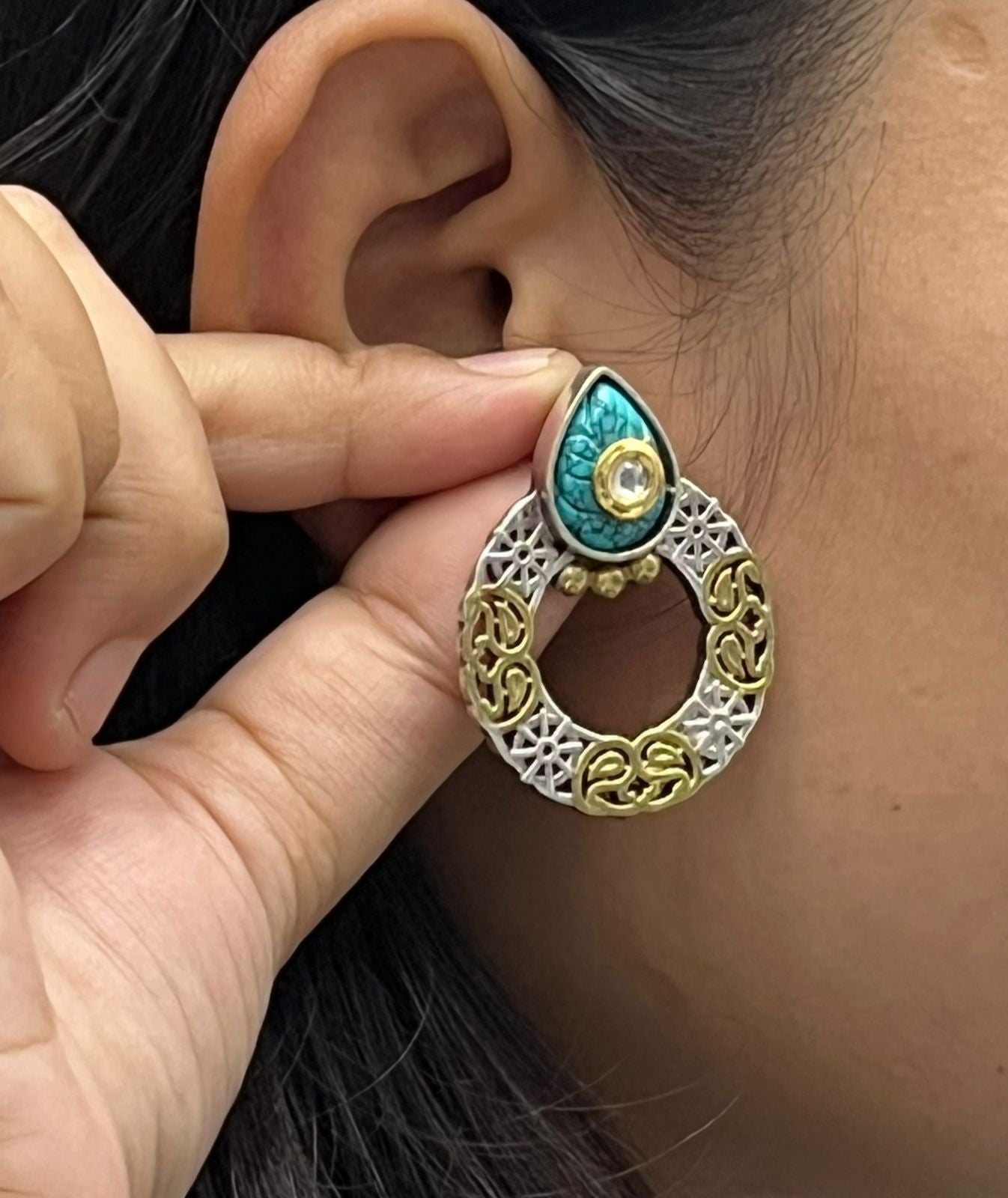 Round silver look alike Dual tone earrings in turquoise for women