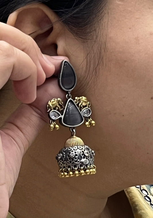 Inaya Silver Look Alike Earings In Jhumki Drops