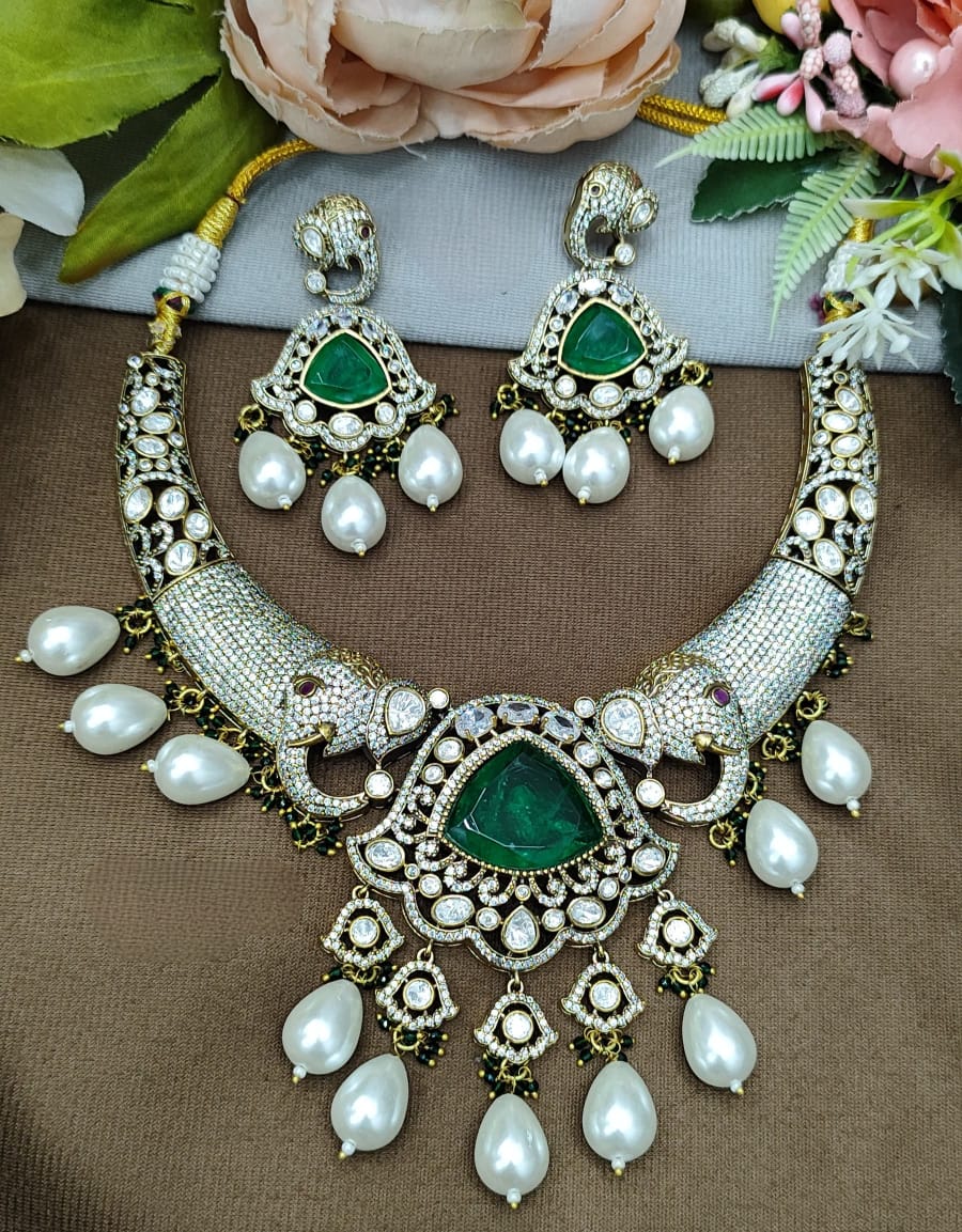 Doublet Stone With Kundan Hasli In Green For Women