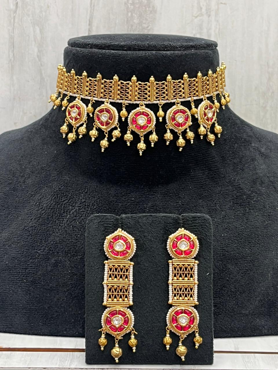 Gold With Takkad Stone Choker In Matte Finish For Women