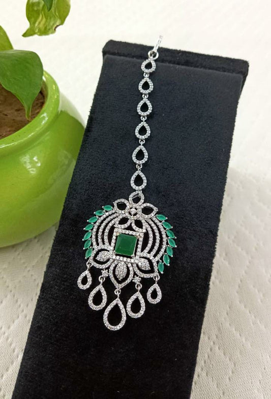 Vanshika Jewels emerald mangtika for women.