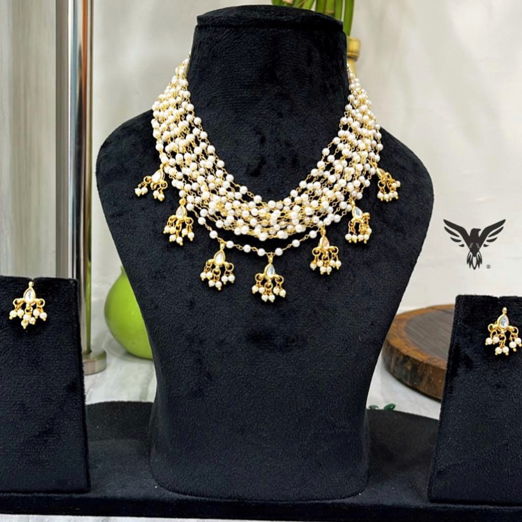 Sakhi pearls in kundan drops