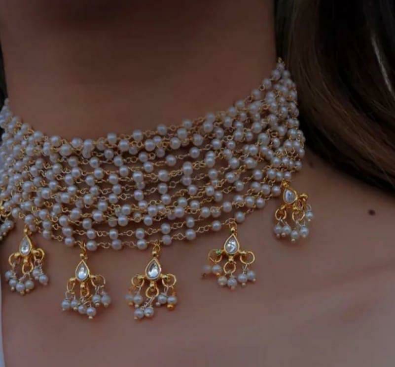 Sakhi pearls in kundan drops