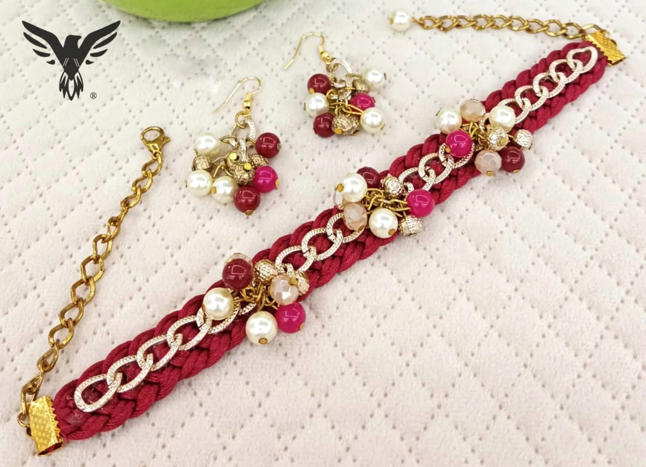 Saanjh Fashionable Trendy Necklace In Pink