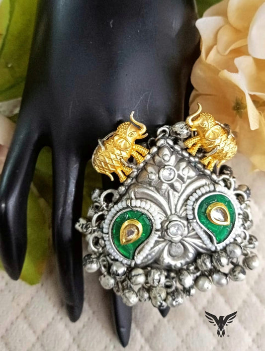 Ratna Silver Look Alike Ring In Green For Women