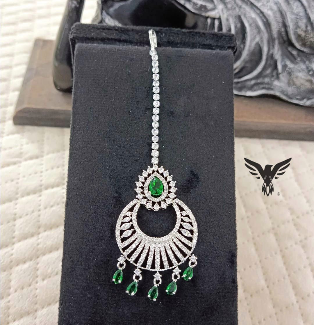 Chand Tikka In Emerald