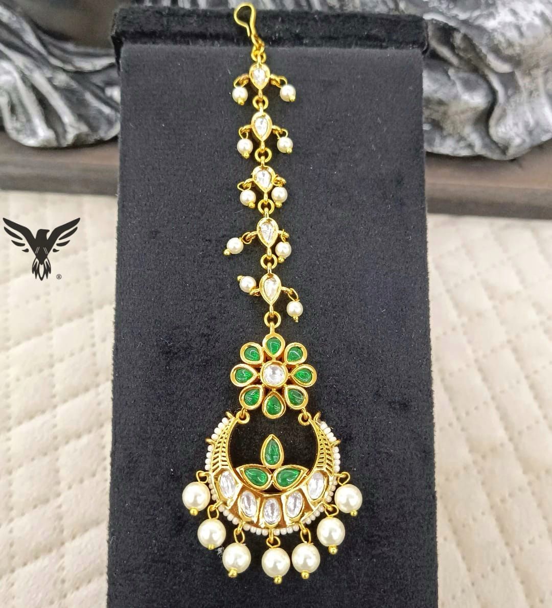 Chand Emerald Kundan Tika In Pearl Drops For Women