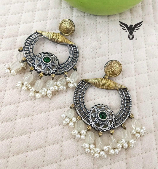 Sandhi Gold Plated Silver Look Alike In Emerald And Water Drops Earings For Women