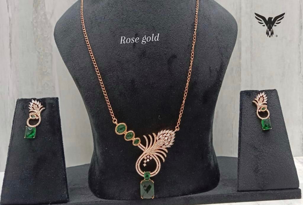 Methili Rose Gold Pendent Set In Emerald With Rose Gold Chain