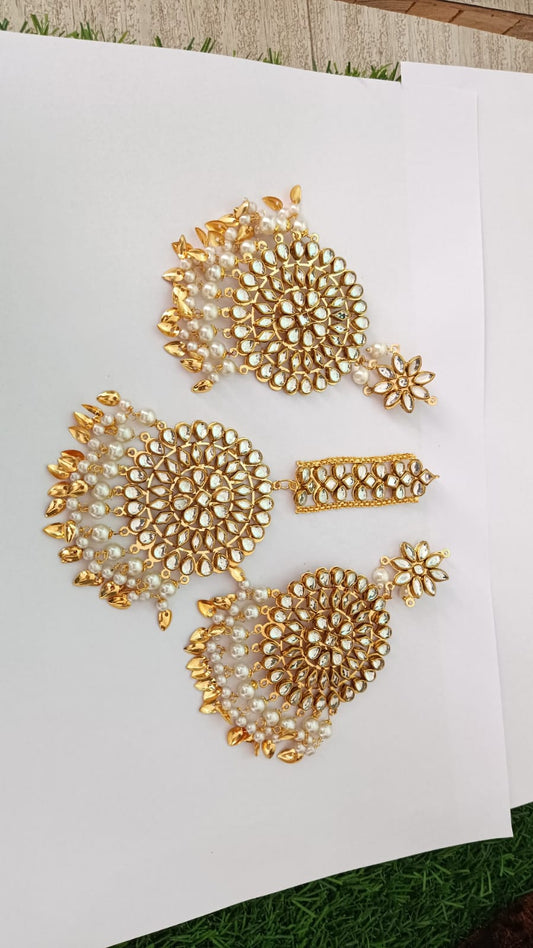 Manjeet Punjabi kundan Mnagtika And Earings In Golden  For Women