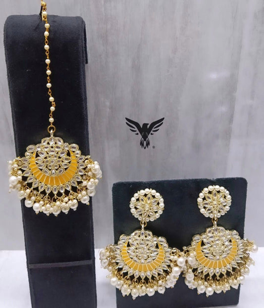 Manpreet Kundan Mangtika And Earings In yellow For Women