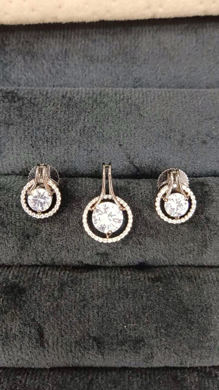 Maithili Diamond Pendant Set For Women