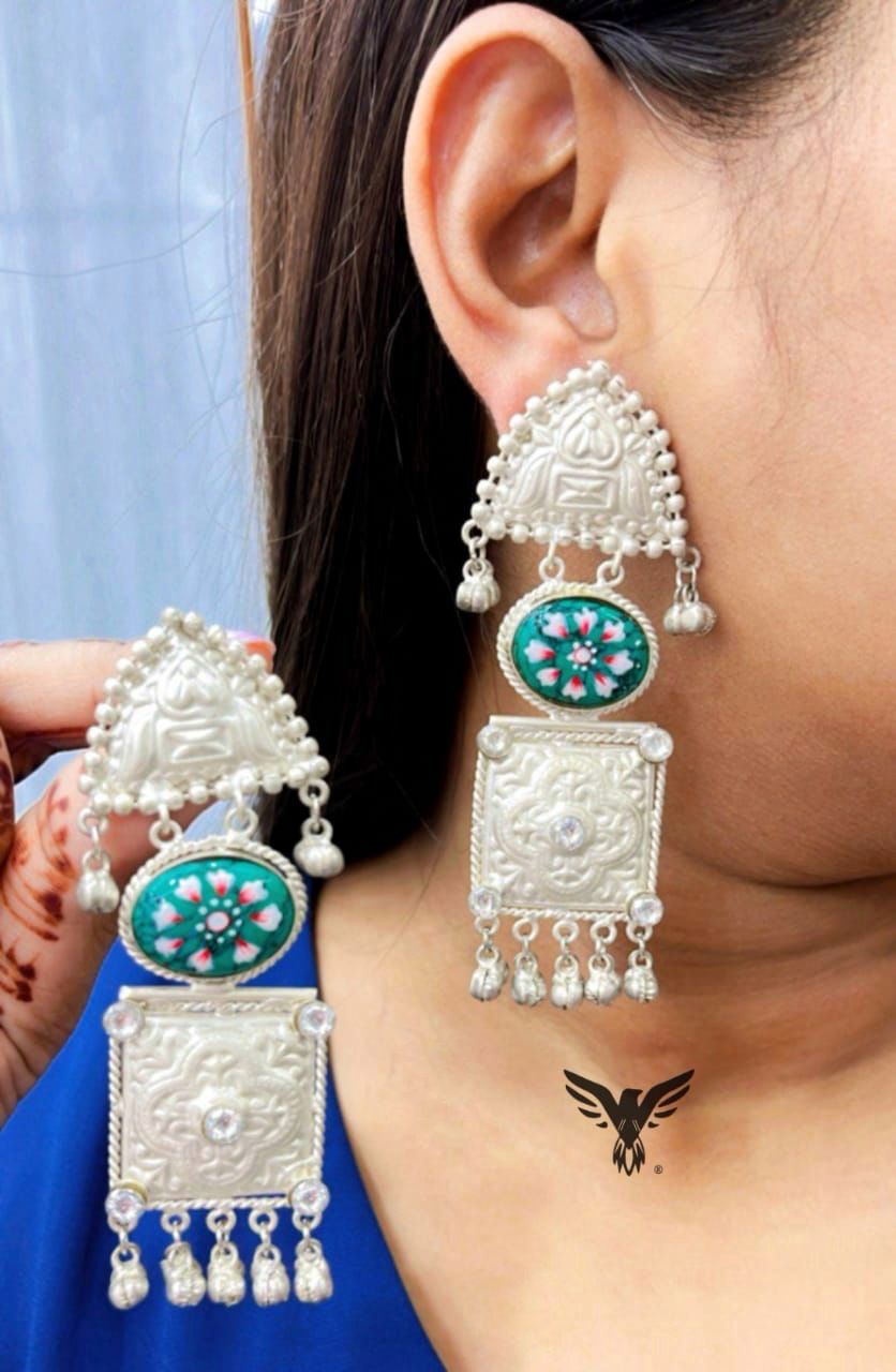 Avneet Silver Look Alike Earings In Green Handprint Stone For Women