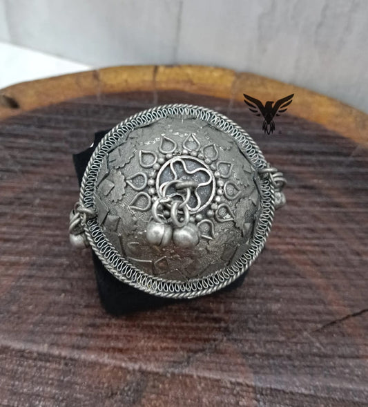 Prisha adjustable ring in silver look alike