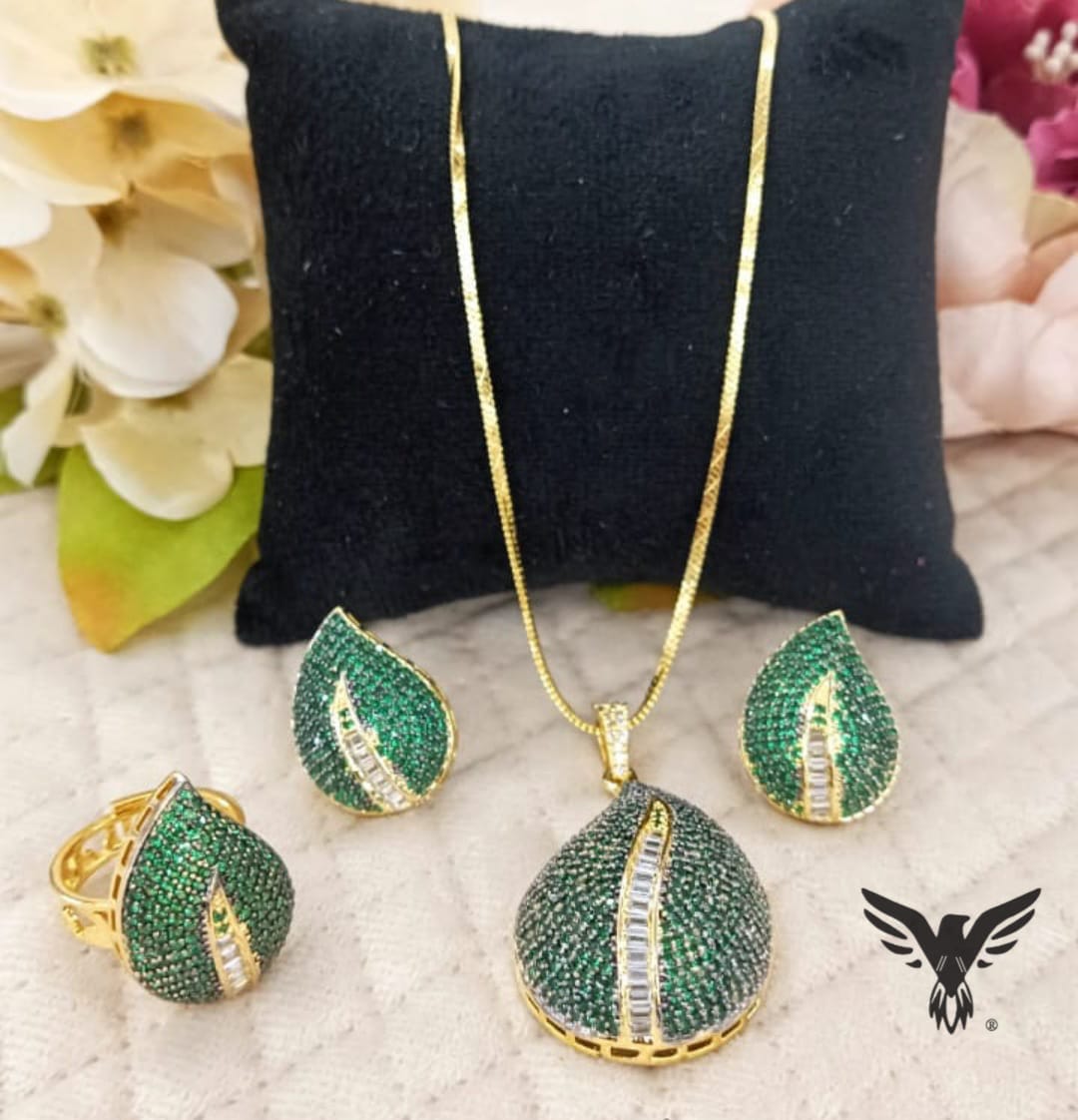 Chaaya invisible setting Emerald green Pendant Set For Women