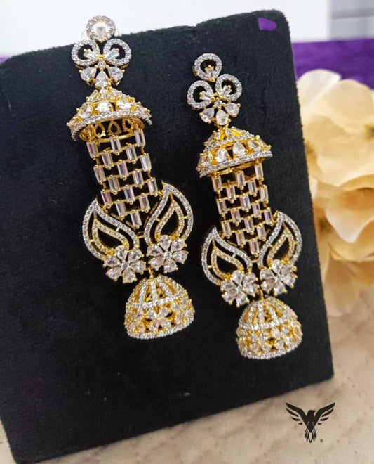 Zoe Diamond Earings In Golden For Women