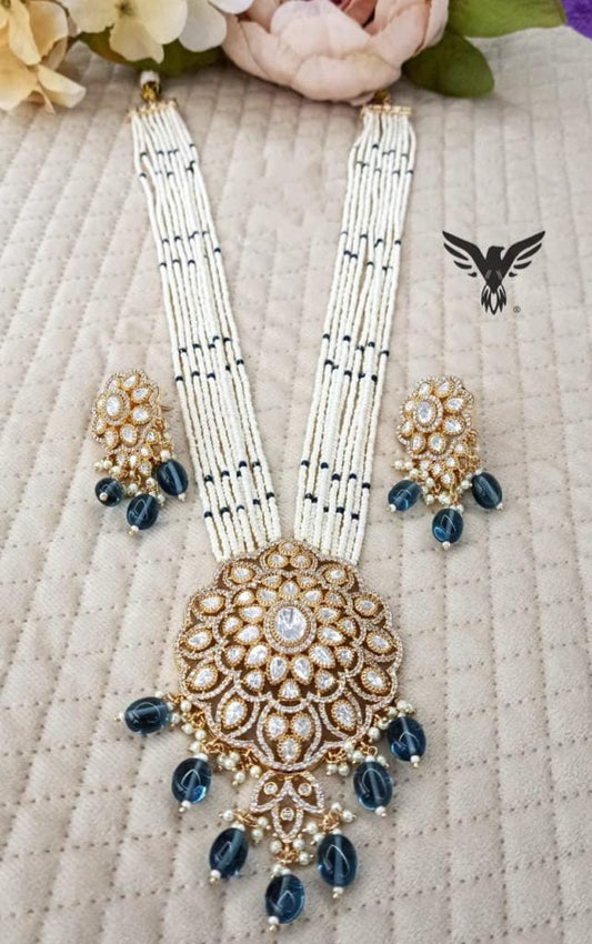 Daisy Diamond Necklace with pearls  in blue For Women