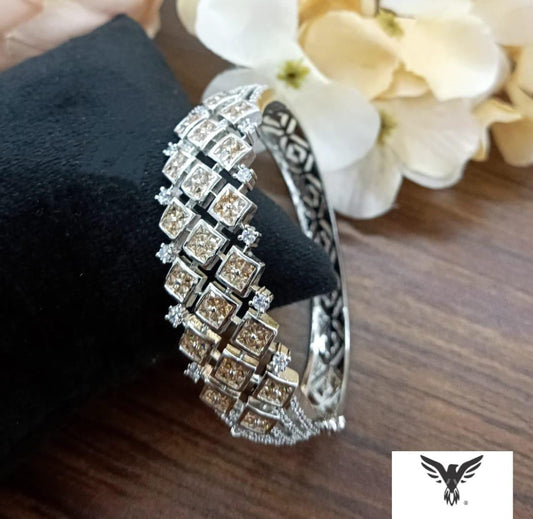 Zig Zag Beautiful  Diamond Bracelet  For Women