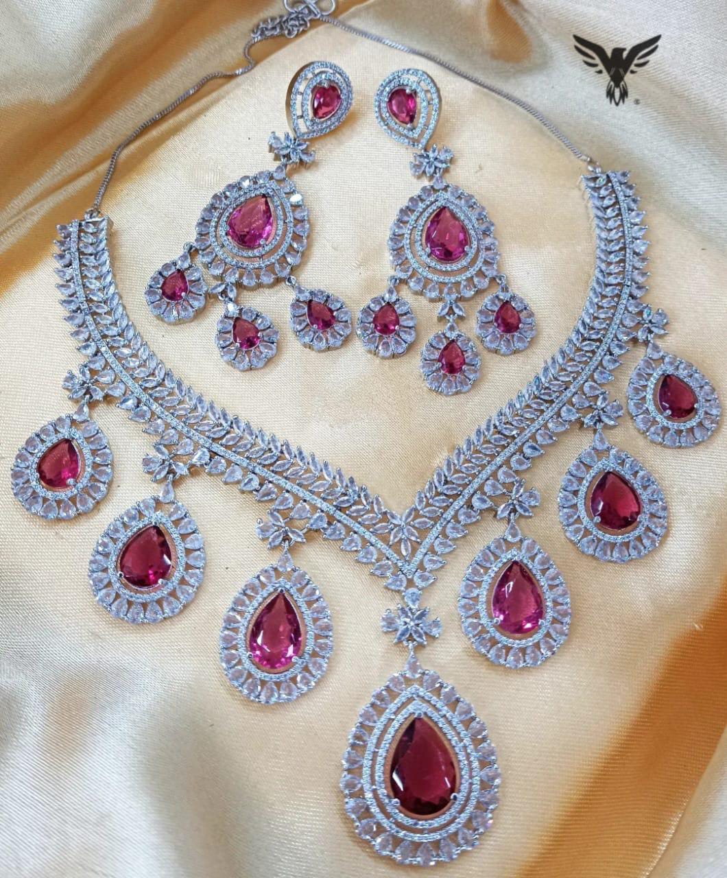 Giana Cubic Zerconia Set with earrings in ruby For Women