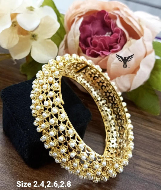 Mahika bangles in pearl for women