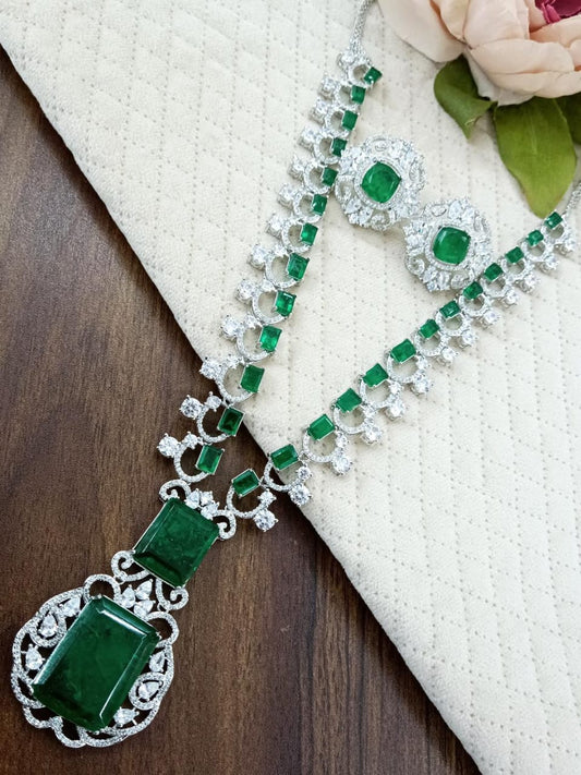 Neeta Ambani Emerald diamond Necklace