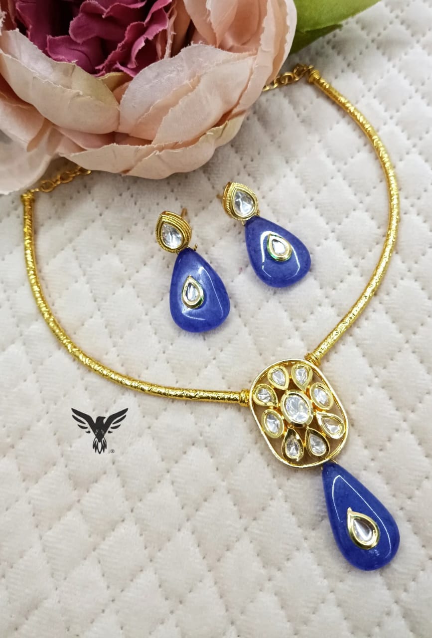 Kiara Oval kundan hasli in Sapphire Blue for woman