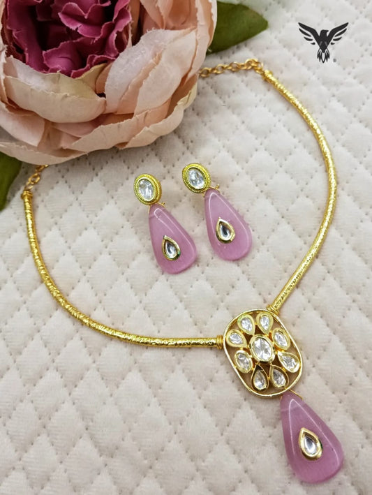 Kiara Oval kundan hasli in Pink for woman