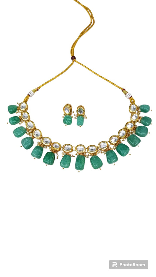 Jaypore Kundan neckklace with backside meenakari in green stones