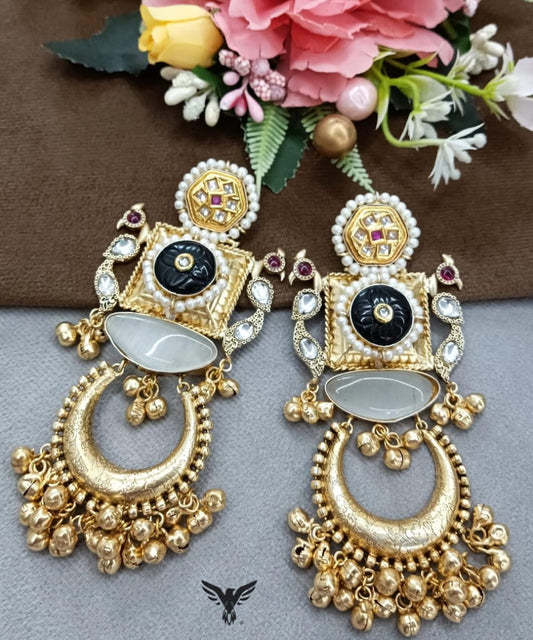 Long Golden tone silver look alike earrings in Black for women