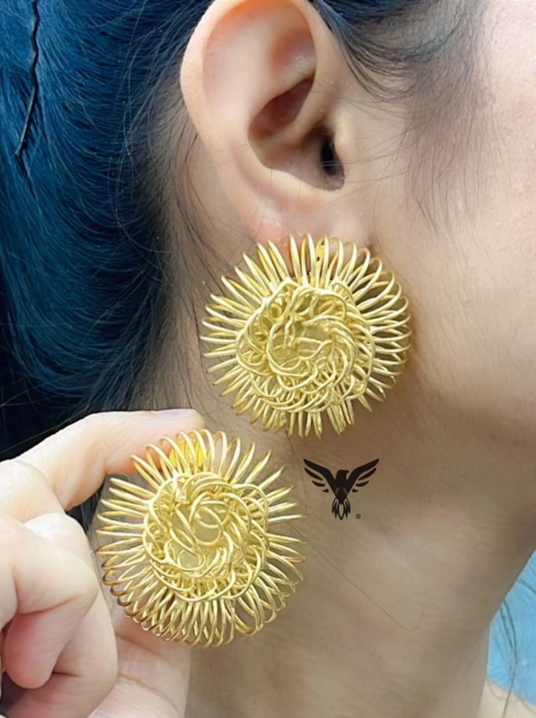 VINTAGE GOLDEN TONE EARRING  FOR GIRLS