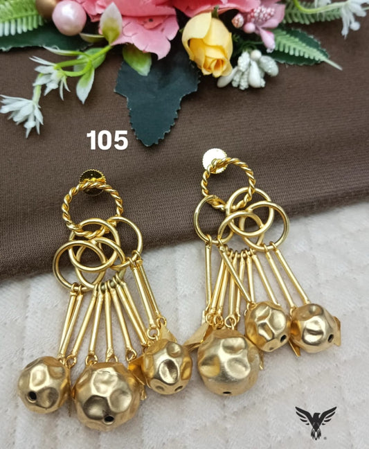 LONG HYDRA EARRINGS WITH BALLS IN GOLDEN POLISH FOR WOMEN