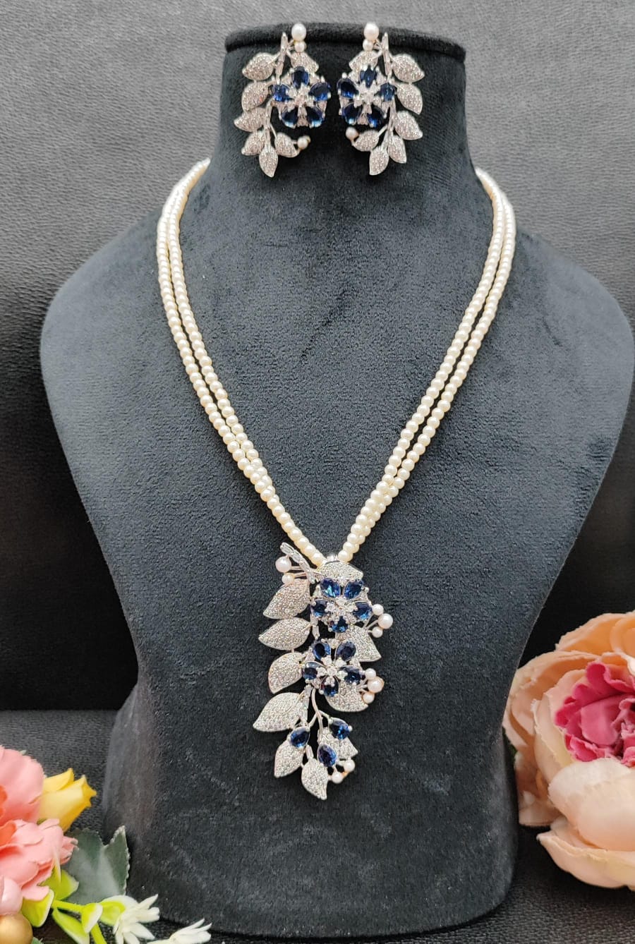 Tanya Blue Pendent Set In Double Layered Beaded Mala For Women